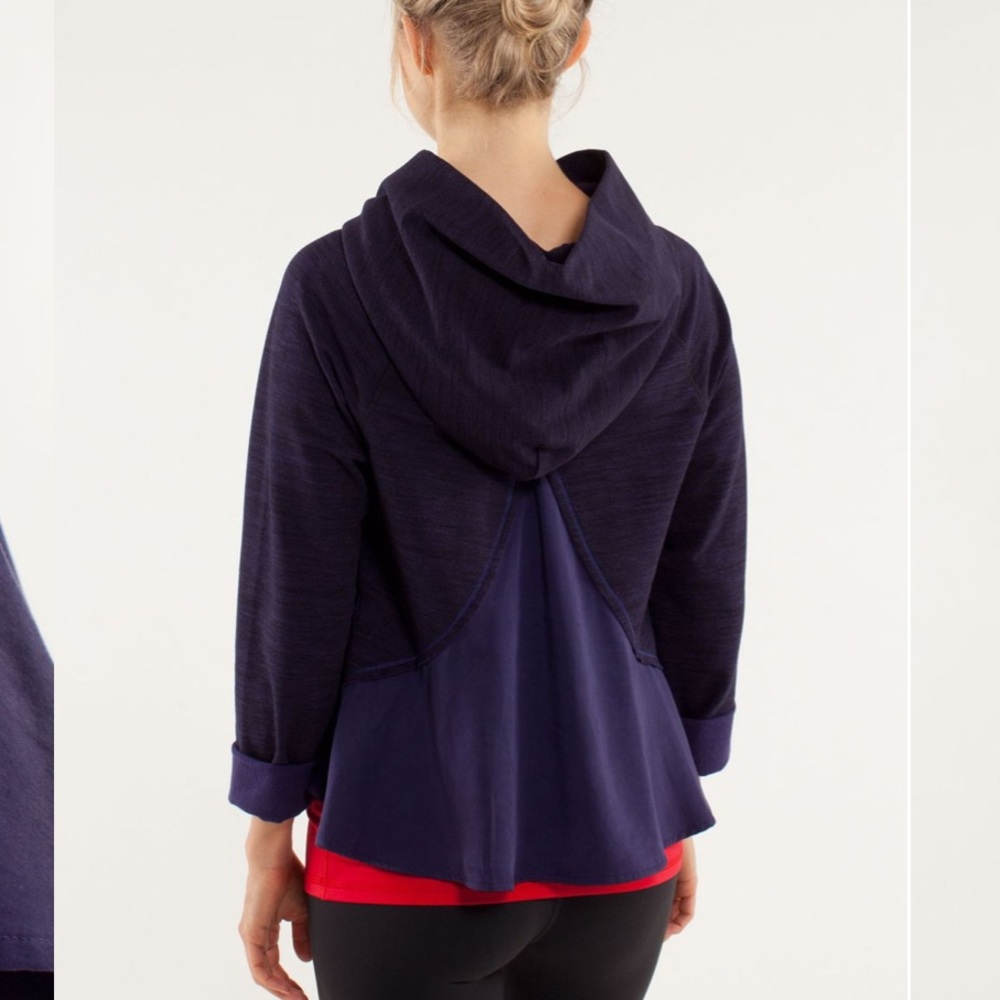 Lululemon Pull Me Over Hoodie
Commuter Denim Dense Purple / Dense Purple